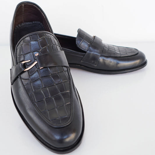 Black Elite Monarch Fit-In loafers.